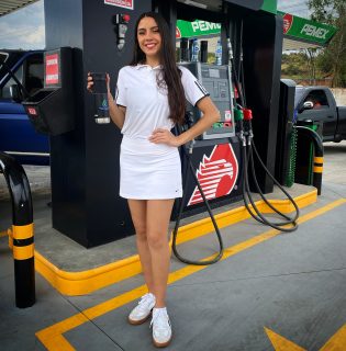 ⛽️ Celebrando la inauguración con energía y presencia.
🚀 Nuestro Promotion Team listo para hacer de este momento algo especial.
#SomosEsModelos #EsModelos #EsModelosTeam #PromotionTeam #Activaciones #EventosMorelia
